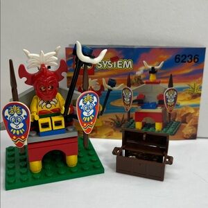 LEGO 6236 Islanders King Kahuka Complete with Manual